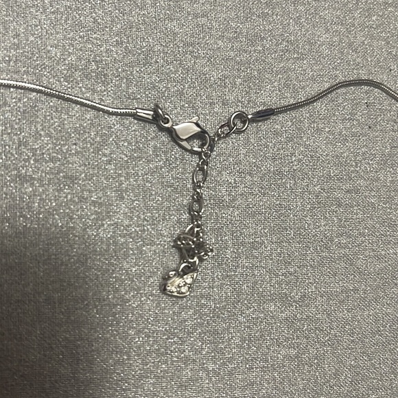 🌸 Swarovski Necklace 💕 - Picture 6 of 7